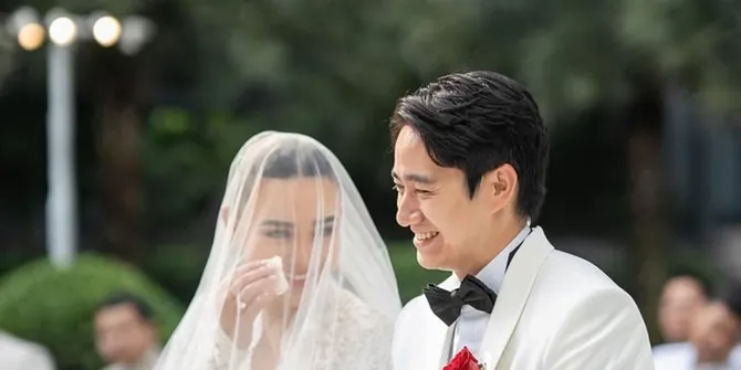 Isak Tangis Amanda Manopo Kala Pemberkatan Nikah, Sediakan Satu Kursi Kosong untuk Mendiang Ibunda