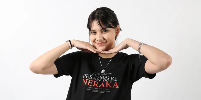 Jadi Anak Peramal di 'MAMA: PESAN DARI NERAKA', Callista Arum Belajar Kartu Tarot 