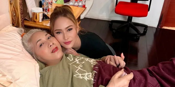 Kenang 1 Tahun Kepergian Titiek Puspa, Inul Daratista: Rindu yang Tak Pernah Usai