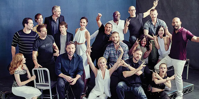 Ketika Superhero Marvel dan DC Ini Lakukan Wefie, Siapa Jagoanmu?