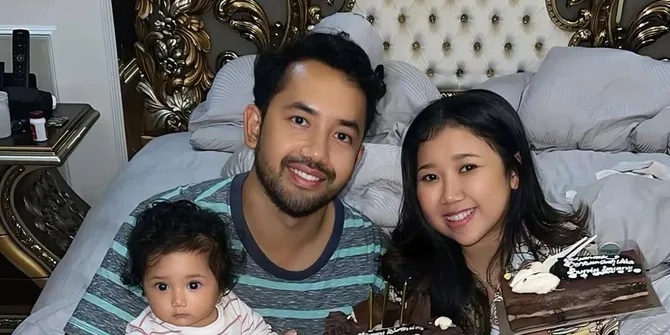 Kiky Saputri Dapat Papan Bunga Ultah Nyeleneh dari Andre Taulany, Bikin Orang Puyeng!