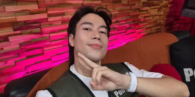 Klarifikasi Vidi Aldiano Pas Manggung Dituntun Deddy Corbuzier, Serius tapi Banyak Kocaknya