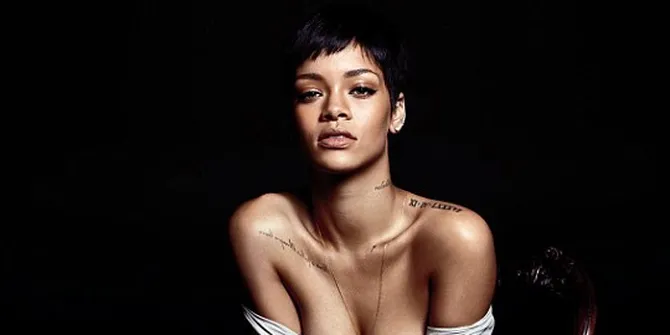 Koleksi Foto - Foto Hot Rihanna di Majalah GQ