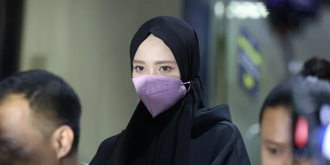 Kondisi Inara Rusli Disebut Kembali Tenang, Sempat Terpuruk Saat Anak-Anak Diasuh Virgoun