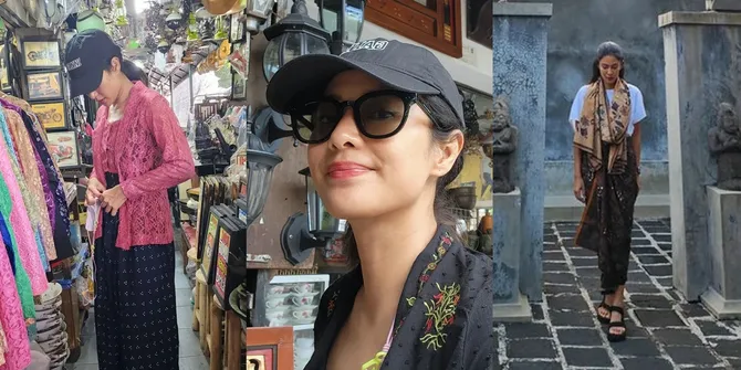 Kumpulan OOTD Dian Sastro Saat Jalan-Jalan di Solo, Selalu Cantik dan Kece Tampil Begitu Melokal Pakai Kain Batik