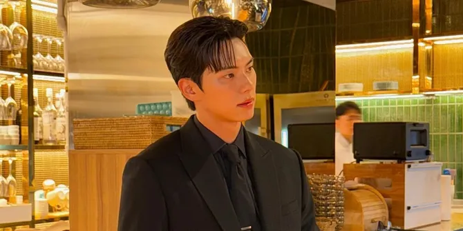 Lee Chae Min dan Ryu Da In Rayakan Ulang Tahun, Lilin di Kue jadi Sorotan