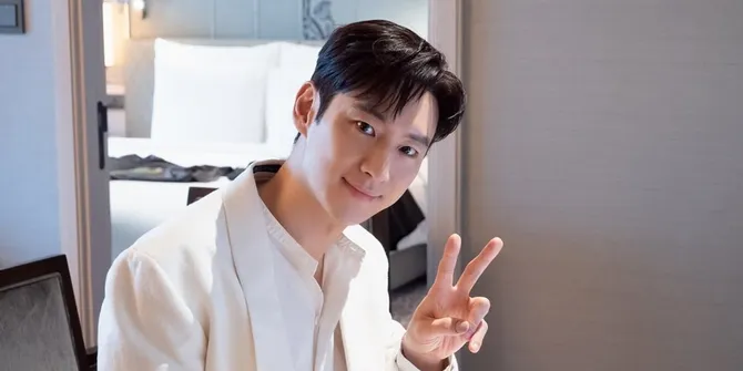 Macam-Macam Rambut Si Ganteng Lee Je Hoon, Identik dengan Poni