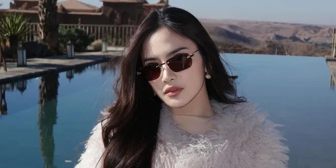 Mahalini Tampil Cantik dengan Outfit Serba Berbulu, Auranya Jadi Anggun Tapi Mahal