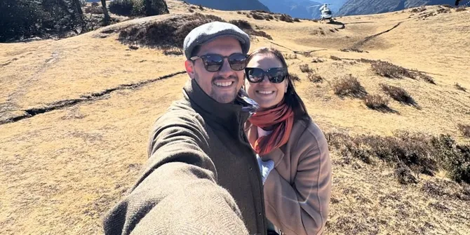 Marissa Nasution Rayakan Anniversary, Nikmati View Gunung Tertinggi Dunia