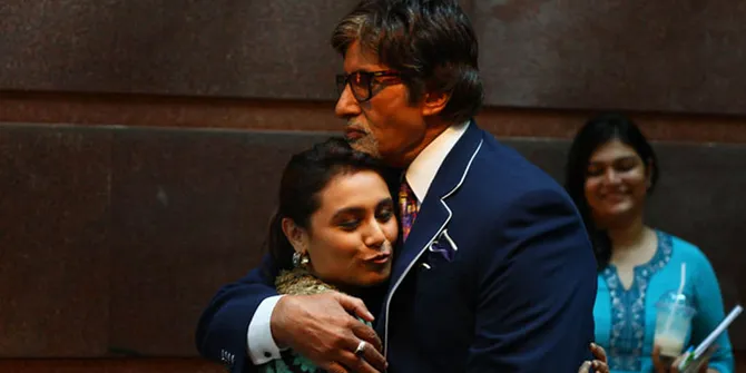 Mesranya Rani Mukherjee dan Amitabh Bachchan
