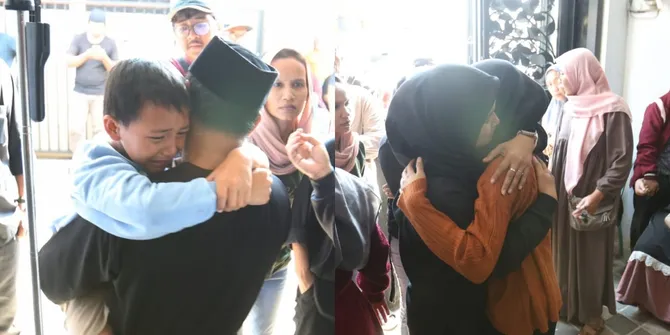 Mpok Alpa Meninggal Dunia, Sang Anak Banjir Air Mata