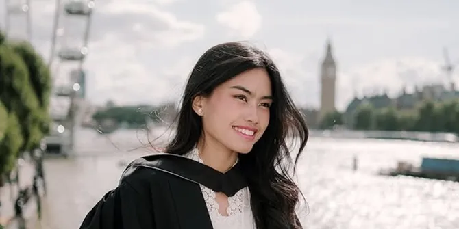 Namira Adjani Wisuda S-2 di UCL London, Dihadiri Suami dan Alya Rohali