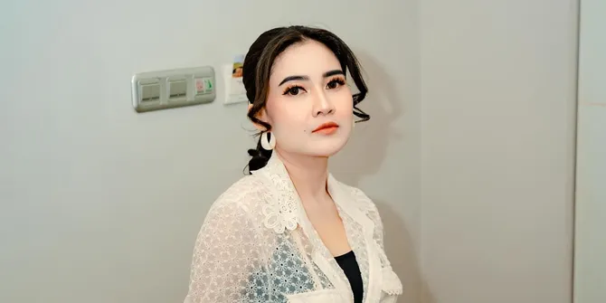 Nella Kharisma Ulang Tahun, Didoakan Cantik dan Glowing Terus oleh Dory Harsa 