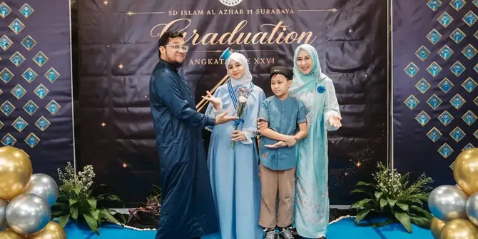 Nia AFI dan Adit AFI Kompak Dampingi Anak Wisuda, Salfok Putrinya Cantik Banget