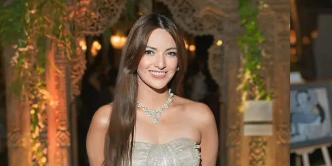 Nia Ramadhani Rayakan Hari Anak Singapura, Izinkan Mainaka Makan Es Krim