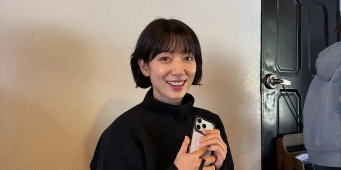 Park Shin Hye Liburan ke Singapura Bersama Keluarga Bae Yong Joon