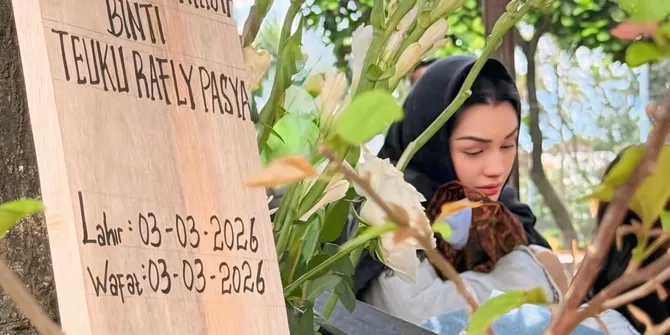 Pemakaman Anak Nurah Syahfirah & Teuku Rafly yang Meninggal di Kandungan, Sudah Diberi Nama