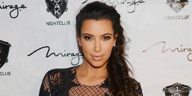 Penampilan Paling Nekat Kim Kardashian Saat Hamil