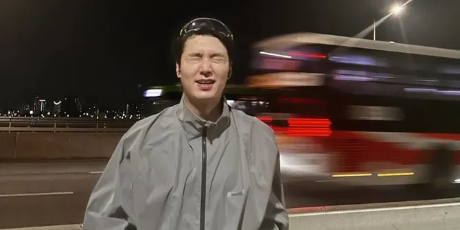 Pesona Lee Min Ho Bersepeda, Tetap Ganteng Meski Keringetan Habis Gowes