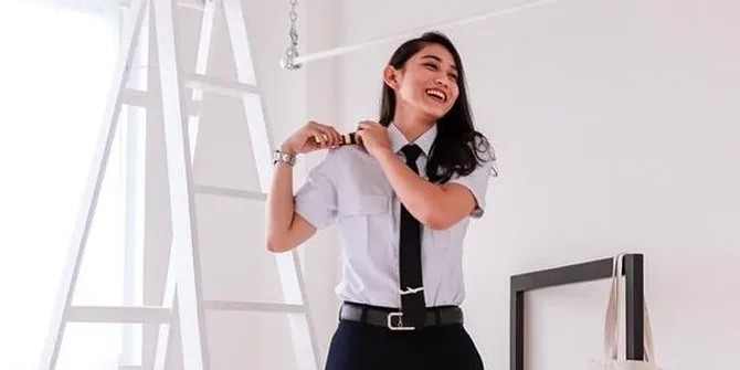 Pilot Cantik Athira Farina Kecelakaan di Bali, Mobil Terbakar - Nyaris Masuk Jurang