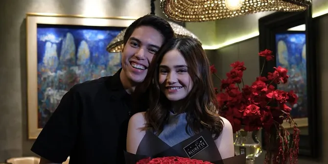 Potret Romantis 1st Anniversary El Rumi dan Syifa Hadju, Hadiah Kalung Cinta