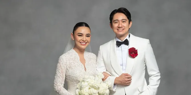 Potret Amanda Manopo Sebelum 'Unboxing Suami', Kenny Austin Bantu Hapus Makeup & Lepas Softlens