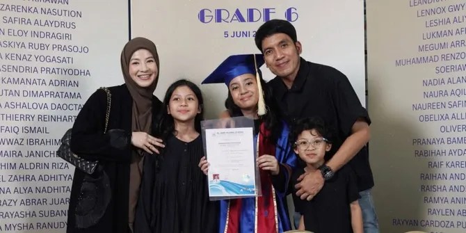 Potret Anak Natasha Rizky dan Desta Wisuda SD, Tulis Pesan Haru untuk Megumi