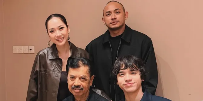 Potret BCL Rayakan Ultah Sang Papa Bareng Tiko Aryawardhana dan Noah Sinclair, Sederhana - Hangat