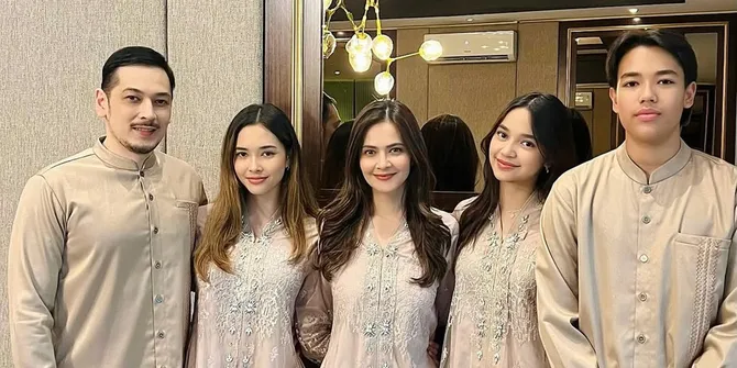 Potret Cut Tary Rayakan Lebaran Bersama Suami dan 3 Anak, Putra Putrinya Ganteng dan Cantik-Cantik
