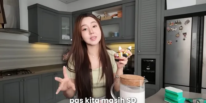 Potret Dapur Rumah Vilmei, Dominan Warna Abu-Abu Elegan