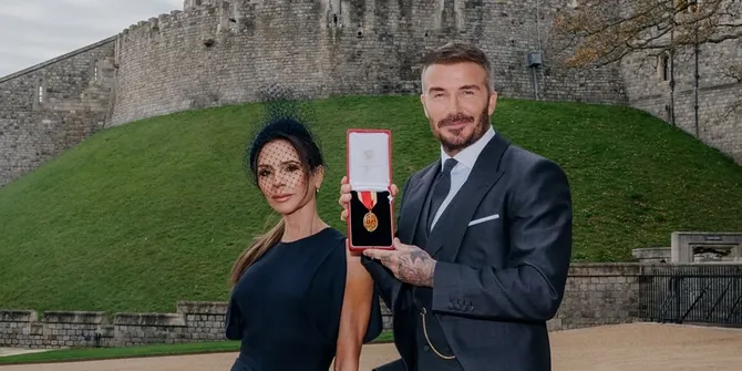 7 Potret David Beckham Dianugerahi Gelar Kesatria oleh Raja Charles III, Jadi Kebanggaan