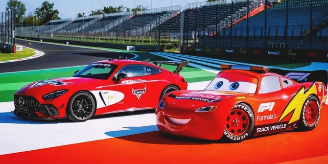 Potret Debut Lightning McQueen di Sirkuit F1, Monza Mendadak Berasa Radiator Springs!