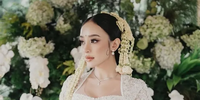Potret Detail Penampilan Amanda Zahra Kala Menikah dengan Adli