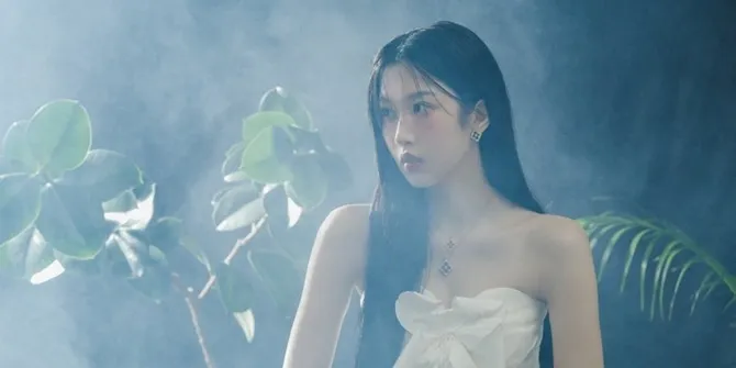 Potret di Balik Layar Pemotretan Moon Ga Young Untuk Harpers Bazaar Korea Edisi April 