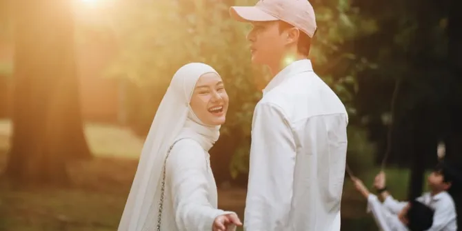 Potret Dinda Hauw & Rey Mbayang Ajak Anak ke Seoul Children's Grand Park