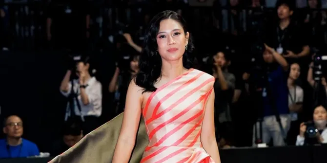 Potret Gaya Stunning Dian Sastrowardoyo di BIFF dari Tahun ke Tahun 