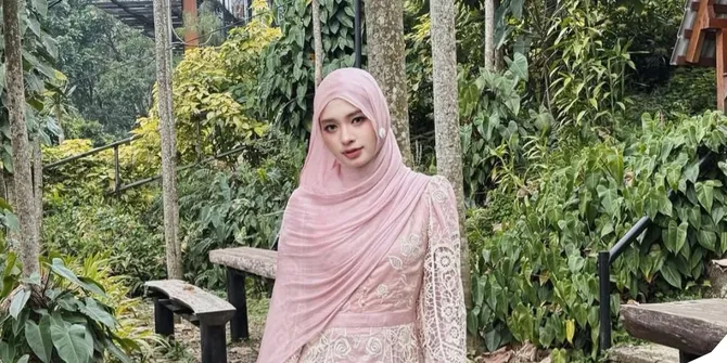 7 Potret Inara Rusli Liburan ke Jepang, Pertama Kali Lihat Robot Gundam - Buka Jastip