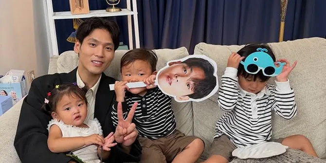 7 Potret Jennifer Coppen dan Na Daehoon Bertemu, Ajak Anak-Anak Mereka Kumpul Bareng