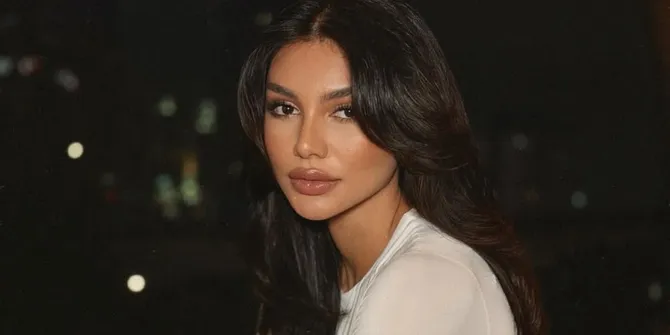 Potret Jihane Almira Tampil Hitam Putih, Cantik dan Elegan Banget