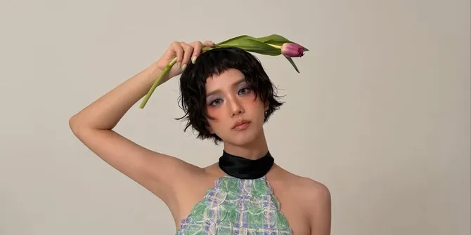 Pesona Jisoo BLACKPINK Pamer Rambut Bondol, Visual Cantiknya Bikin Pangling