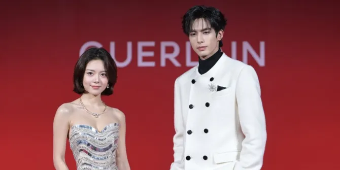 Potret Kemesraan Song Weilong dan Zhao Jinmai di Drama Shine on Me, Couple GoalsPaling Bikin Baper
