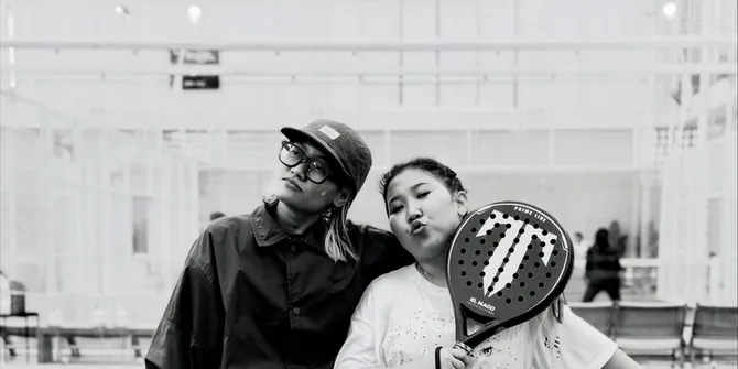 7 Potret Kiky Saputri Juara Padel Bareng Aci Resti di Stand Up Indo Padel
