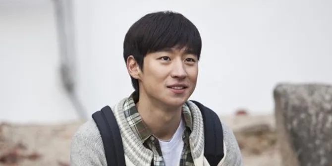 Potret Lee Je Hoon di 'ARCHITECTURE 101' Jadi Mahasiswa di Usia 28