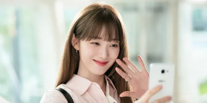 Potret Lee Sungkyung dengan Model Rambut dan Makeup Baru di Drama IN YOUR RADIANT SEASON