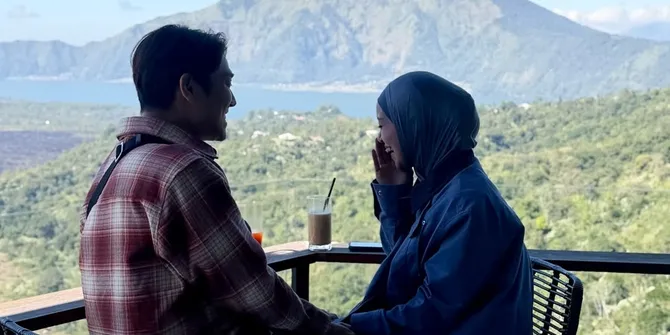 7 Potret Lesti dan Rizky Billar Ngedate Berdua, Riding Bareng di Kintamani