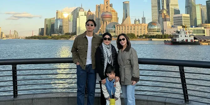Potret Liburan Nikita Willy ke Shanghai, Tetap Cantik Meski Sambil Momong Anak