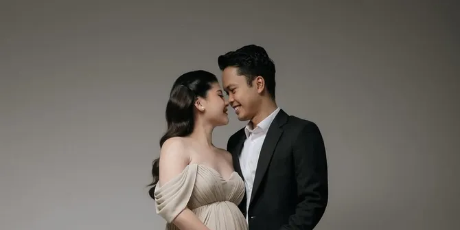 Mitzy Abigail Istri Pebulu Tangkis Anthony Ginting Bagikan Momen Maternity Shoot