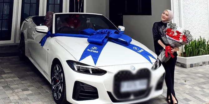 7 Potret Melody Prima Jajal Mobil Baru, Diberi Nama "Caby" - Akhirnya Bucket List Checked