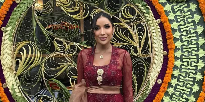 Potret Millen Cyrus Hadiri Pernikahan Kakak Sarah Menzel, Tulis Surat untuk Ibu Tersayang