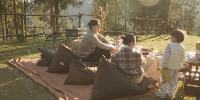 Potret Nikita Willy Liburan ke Bromo Tuai Pujian, Vibes-nya Tetap Mahal Kayak di Luar Negeri